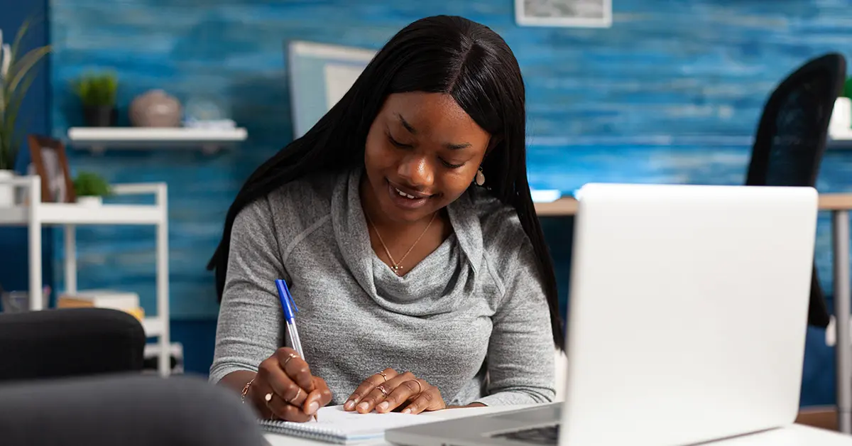 A high school students preparing for SAT using UWorld SAT prep website