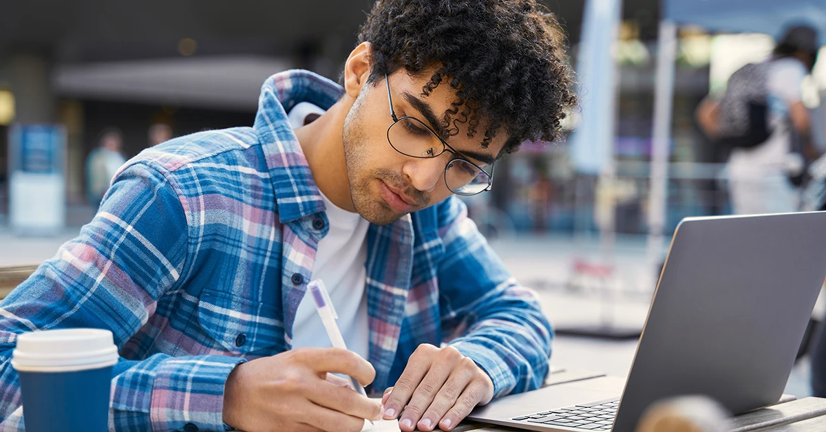 A student studying for their AP exams over the summer, with the help of UWorld’s online prep course.